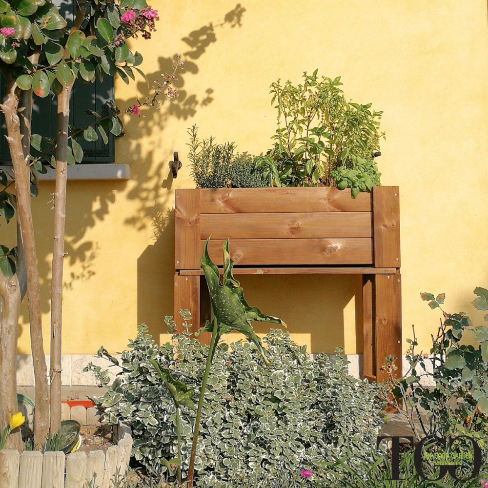 Fioriere in legno. Fioriera in legno da esterno GardenBox rialzata color castagno 81 x 44 x 80 cm dettaglio 1564