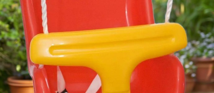 Scivoli, Altalene e Parco Giochi in Legno: Guida