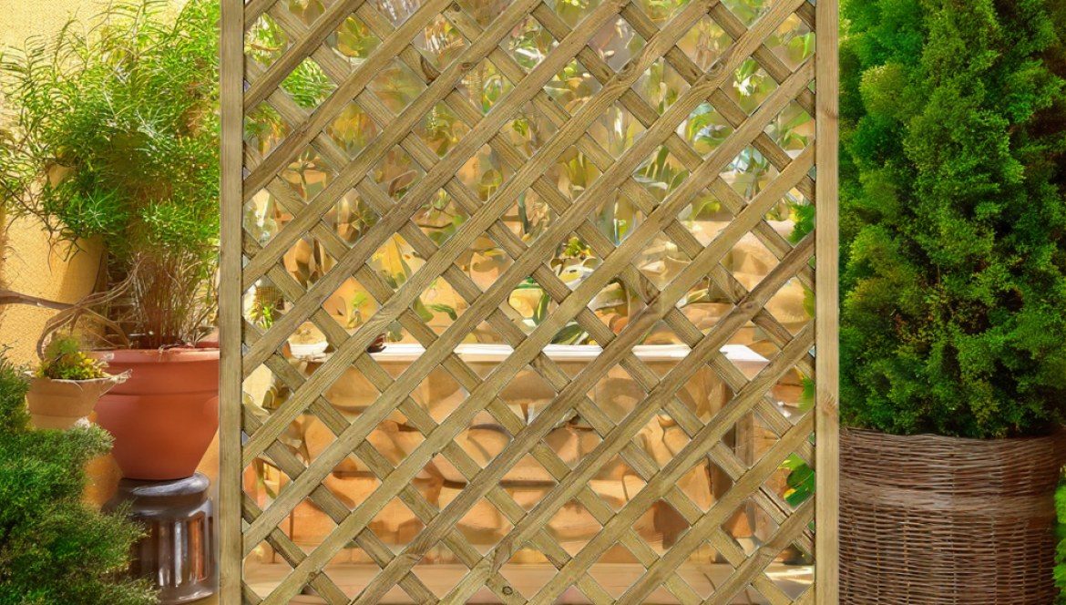 Grigliato in Legno per Balcone e Terrazzo: Guida Completa